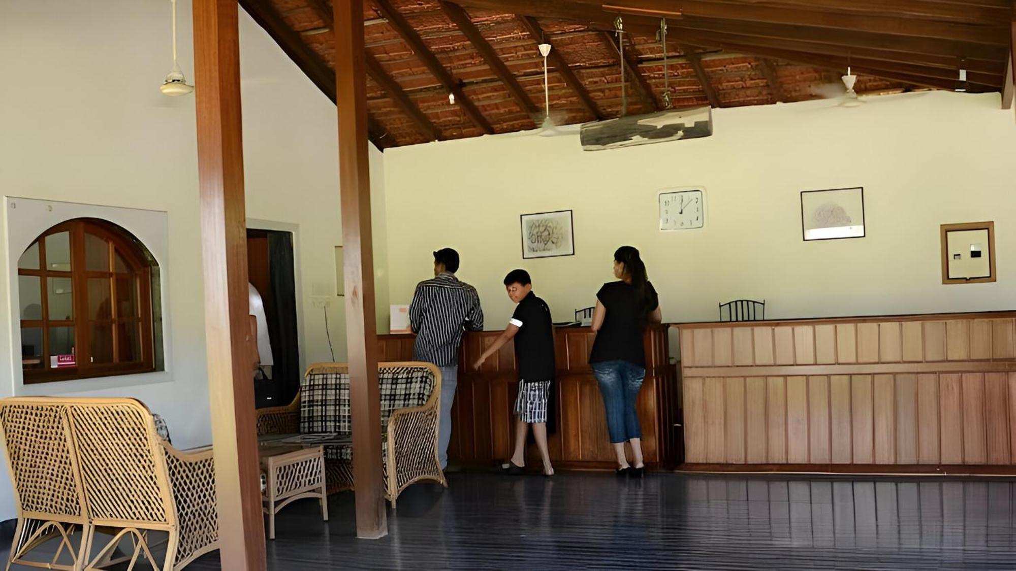 Ronne'S Little Baga Service Apartments ภายนอก รูปภาพ